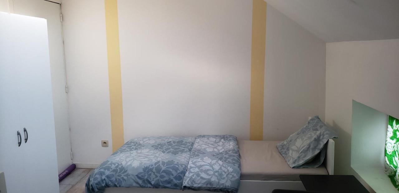 Residence Mantekila Marcinelle ภายนอก รูปภาพ